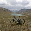 Велосипед на фоне озера