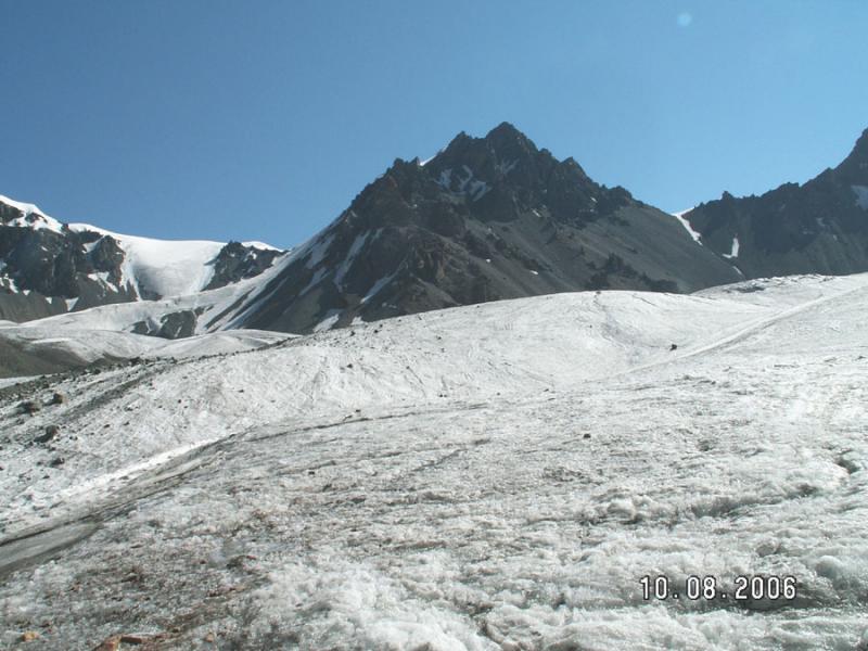 Пик МЮД (4492) с ледника Северцова