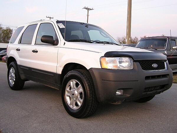 2003 Ford Escape XLT 3L.