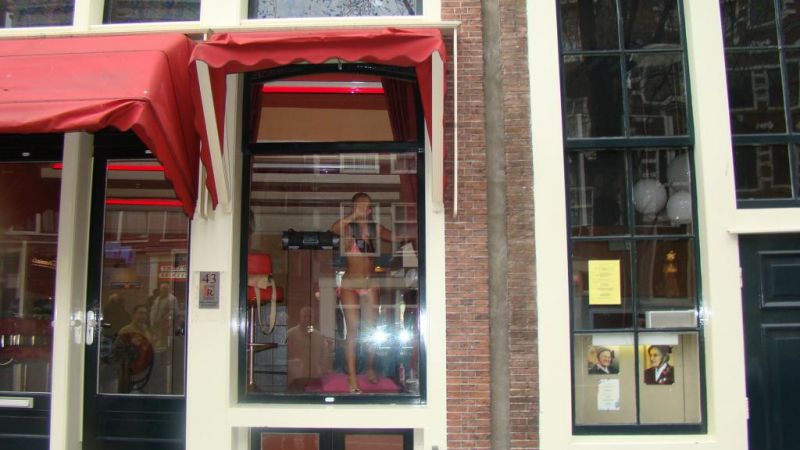 Улица красных фонарей в Амстре
