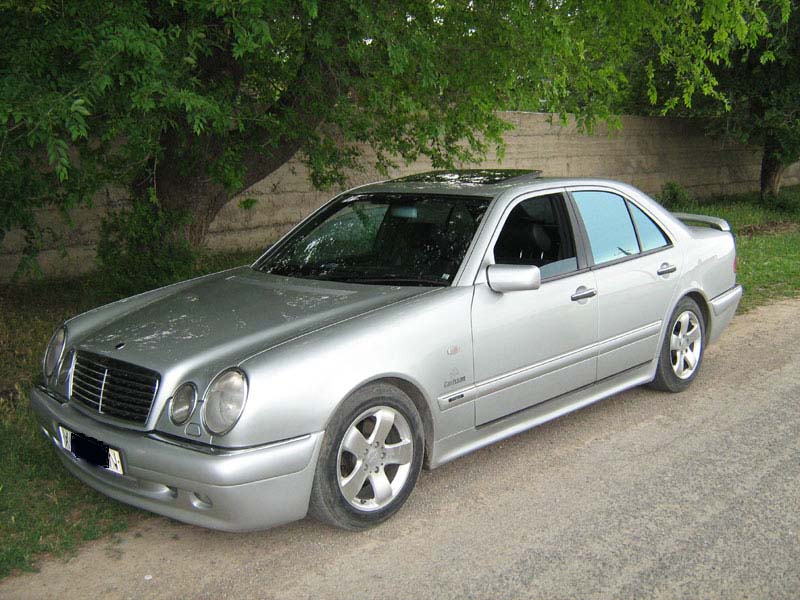 Mercedes E320