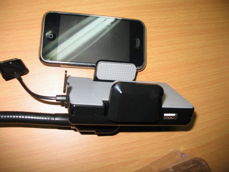 iPhone HandsFree / FM Transmitter