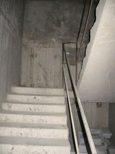 Блок В, лестница в подъезде