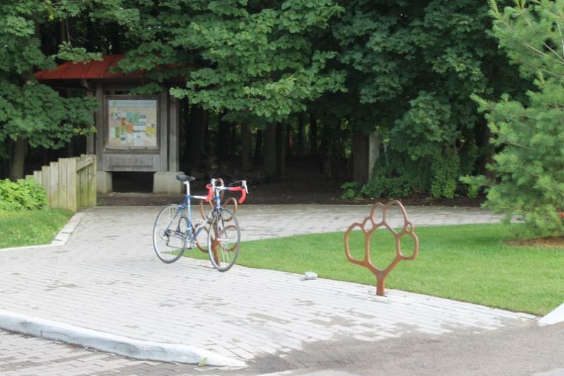 Велопарковка в парке Торонто