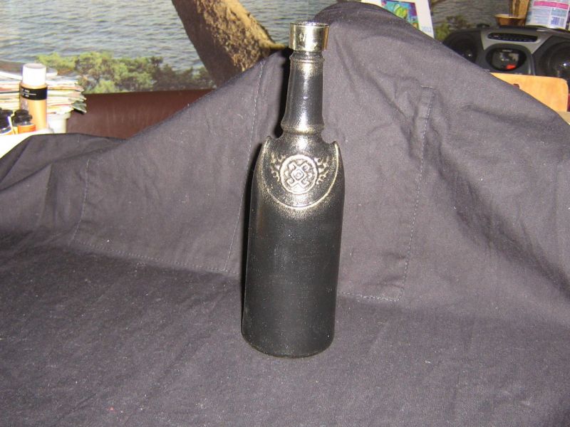 бутылка графин стилизованная под музыкальный инструмент 1
