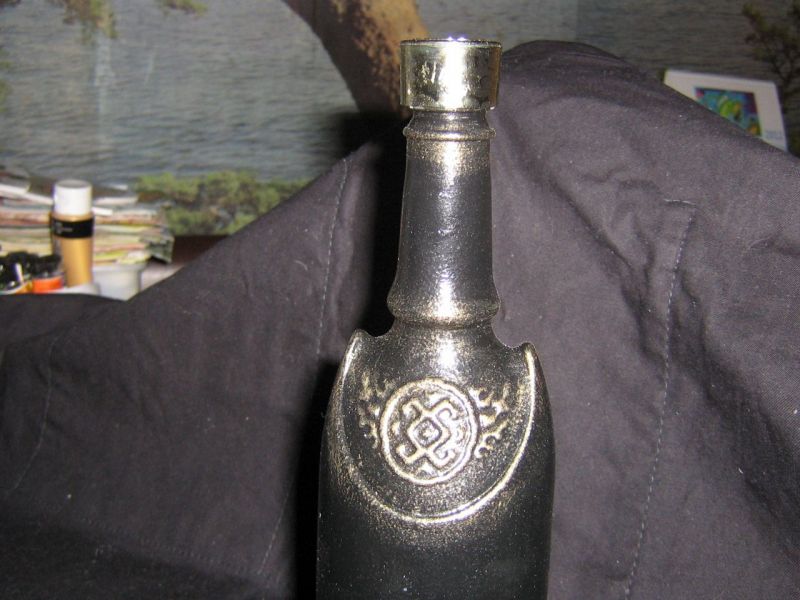 бутылка графин стилизованная под музыкальный инструмент 3