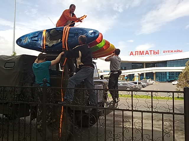 каяк-экспедиция Riverzoo стартует из аэропорта Алматы