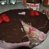 Творожный торт в шоколадной глазури с клубникой