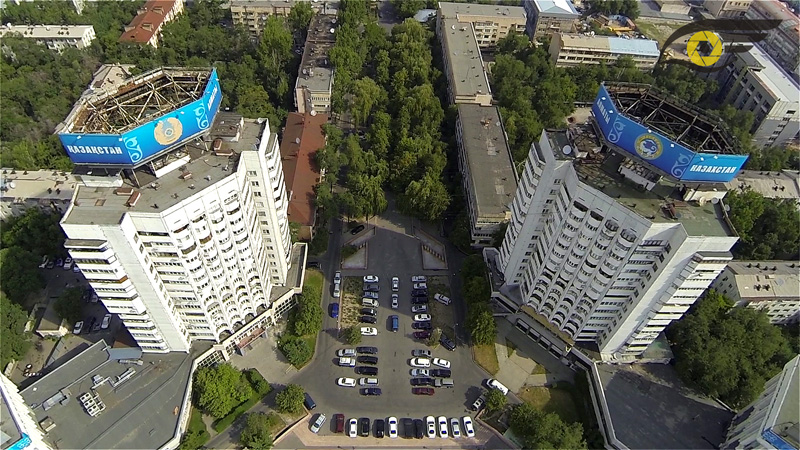 башни близнецы на площади республики, вид сверху