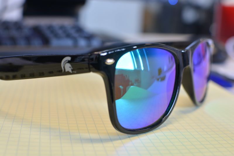 Стильные солнцезащитные очки Made in USA