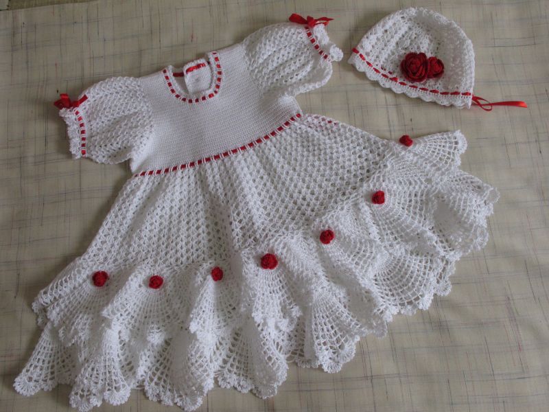 Платье вязаное крючком для девочки