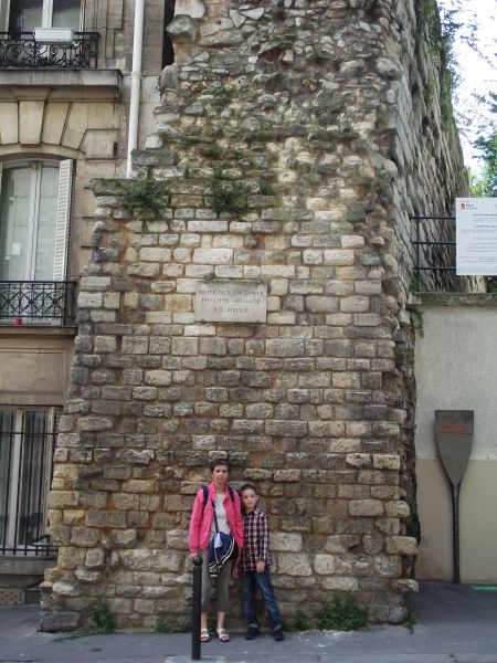 Остатки крепостной стены XII века