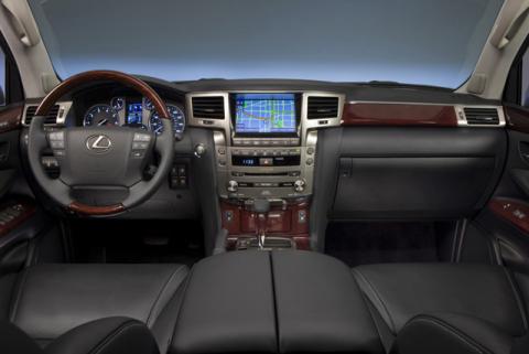 12-01-08-2013-lexus-lx-570-interior-thumb.jpg