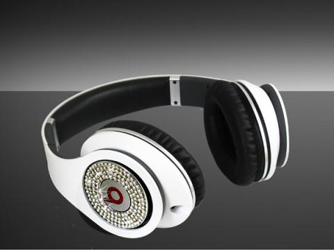 Monster_Beats_Studio_Diamond_Headphones_white_1.jpg