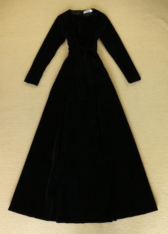 HIGH-QUALITY-New-2014-Winter-Long-Dress-Women-s-Long-Sleeve-Solid-Noble-Velvet-Maxi-Dress (1).jpg