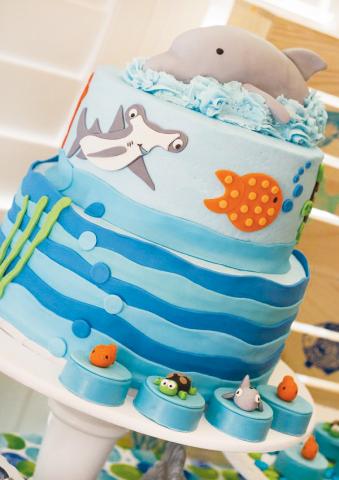 Under-the-sea-dolphin-cake.jpg