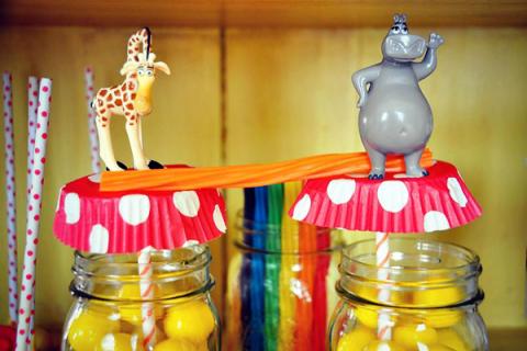 madagascar-3-birthday-party-decorations.jpg