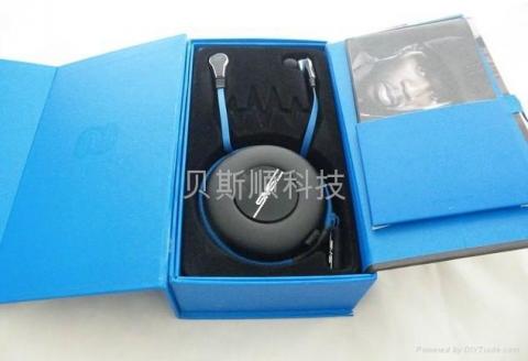 SMS_street_by_50_cent_earphone_by_SMS_audio_earphones_with_control_talk.jpg