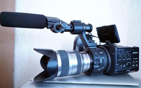 SONY FS 100 1.jpg