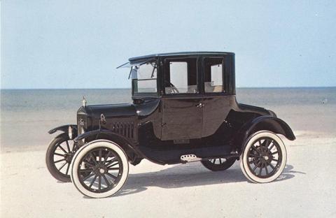 167696 1924 Ford Model T Coupe.jpg
