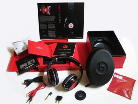 11024811-kobe-bryant-beats-by-dr-dre-studio-headphones.jpg