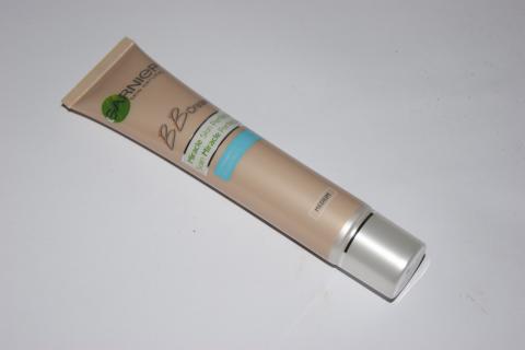 Garnier Oil Free Miracle Skin Perfector BB Cream Review Swatches 002.jpg