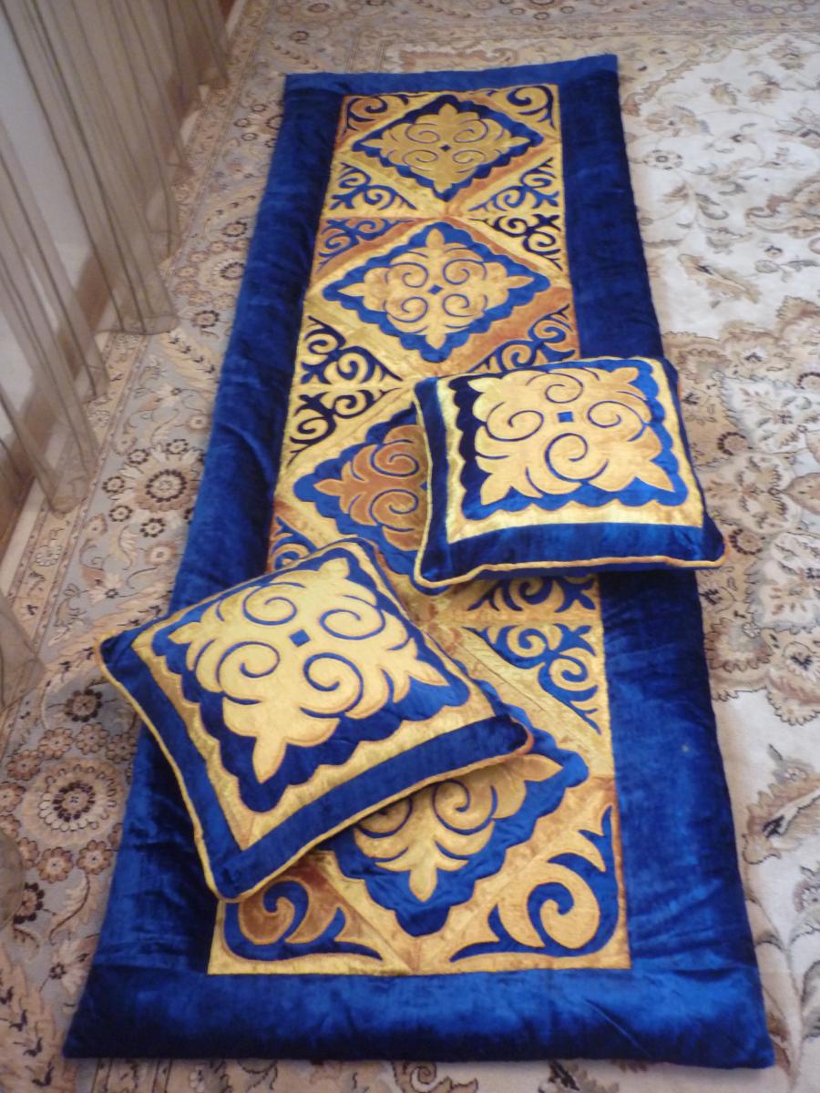 Казахские корпешки с орнаментами фото