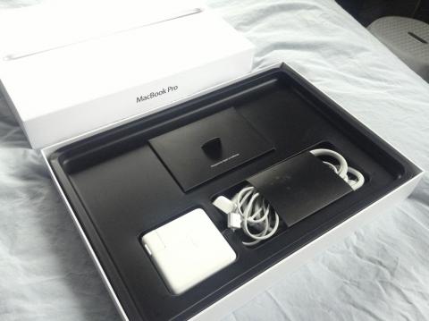 Apple Macbook Pro 15 inch Retina Display-04.JPG