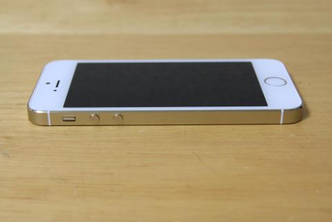 Apple iphone 5s 64gb gold 6.jpg