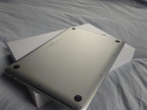Apple Macbook Pro 15 inch Retina Display-03.JPG