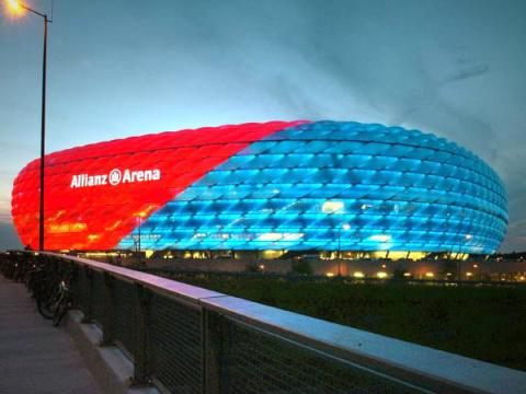 Allianz-Arena-in-Germany_Beautiful-design_5483.jpg