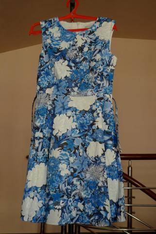 платье голубое с цветами.JPG
