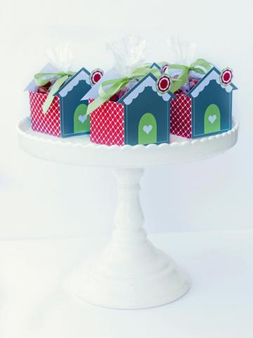 Original_TomKat-Studio-Gingerbread-Party-Favor-Boxes_lg.jpg