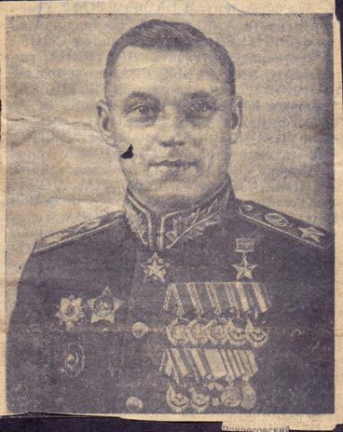 1945-03-30-Маршал-Советского Соза-К Рокосовский награждение.jpg