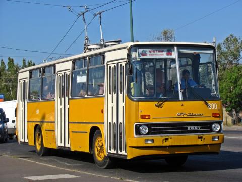 Будапешт, Ikarus-ЗиУ 260.T1 № 600.jpg