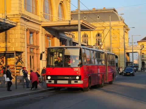 Будапешт, Ikarus-Ganz 280.94 № 258.jpg