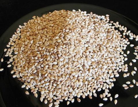 773px-Sesame-Seeds.jpg