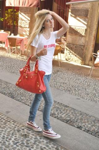 chiara-ferragni-and-converse-by-john-varvatos-american-flag-sneakers-gallery.jpg