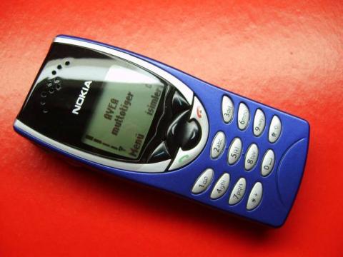 NOKIA-8210-CEP-TELEFONU-UCRETSIZ-KARGO__66579975_1.jpg