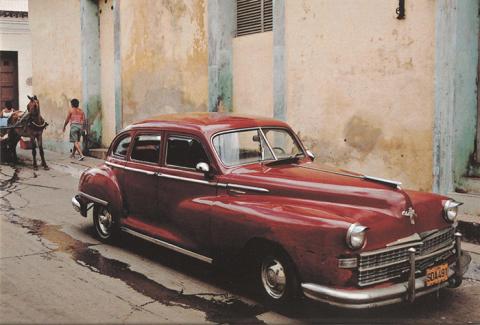 687 Chrysler Sedan 1942.jpg