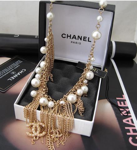 chanel brac.jpg