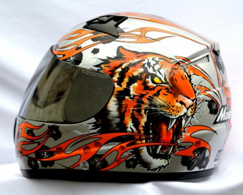 masei_820_silver_tiger_helmet_4.JPG
