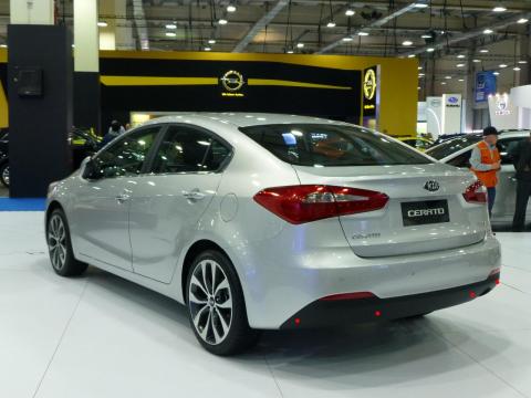 Kia_Cerato_2013_-_Santiago_Motorshow_2012_Chile_(rear).jpg