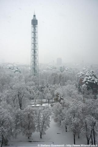 20121214_094219 Torre Branca nel parco innevato.jpg