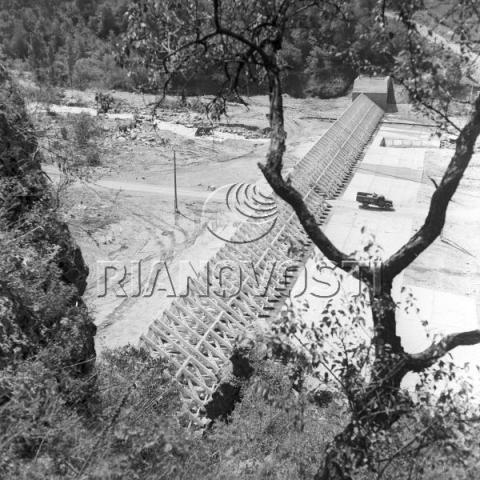 1966 Селезащитная плотина в Малоалматинском ущелье. Казахская ССР и будневич.jpg