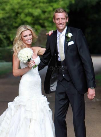 Abbey-Clancy-couldnt-be-happier-to-have-finally-tied-down-Peter-Crouch-we-see-2.jpg