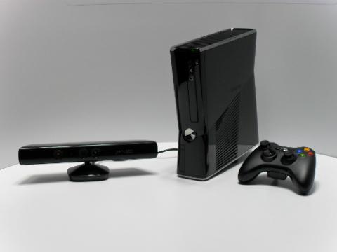 xbox-360-slim-and-kinetic.jpg