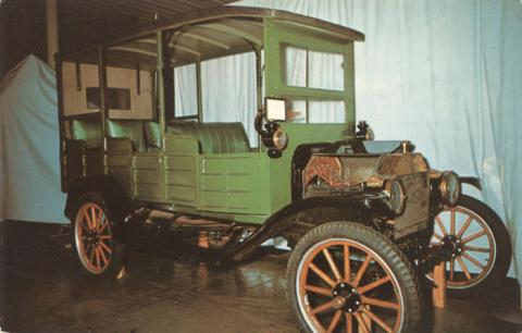 55462-B 1915 Ford Station Wagon.jpg