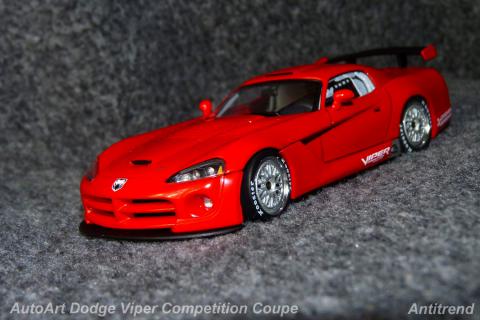 AutoArt Dodge Viper Competition Coupe 1.jpg