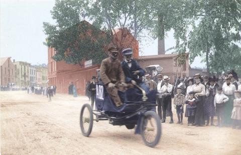 301 Late 1890s Gas-powered Tricycle with Tiller Steering.jpg